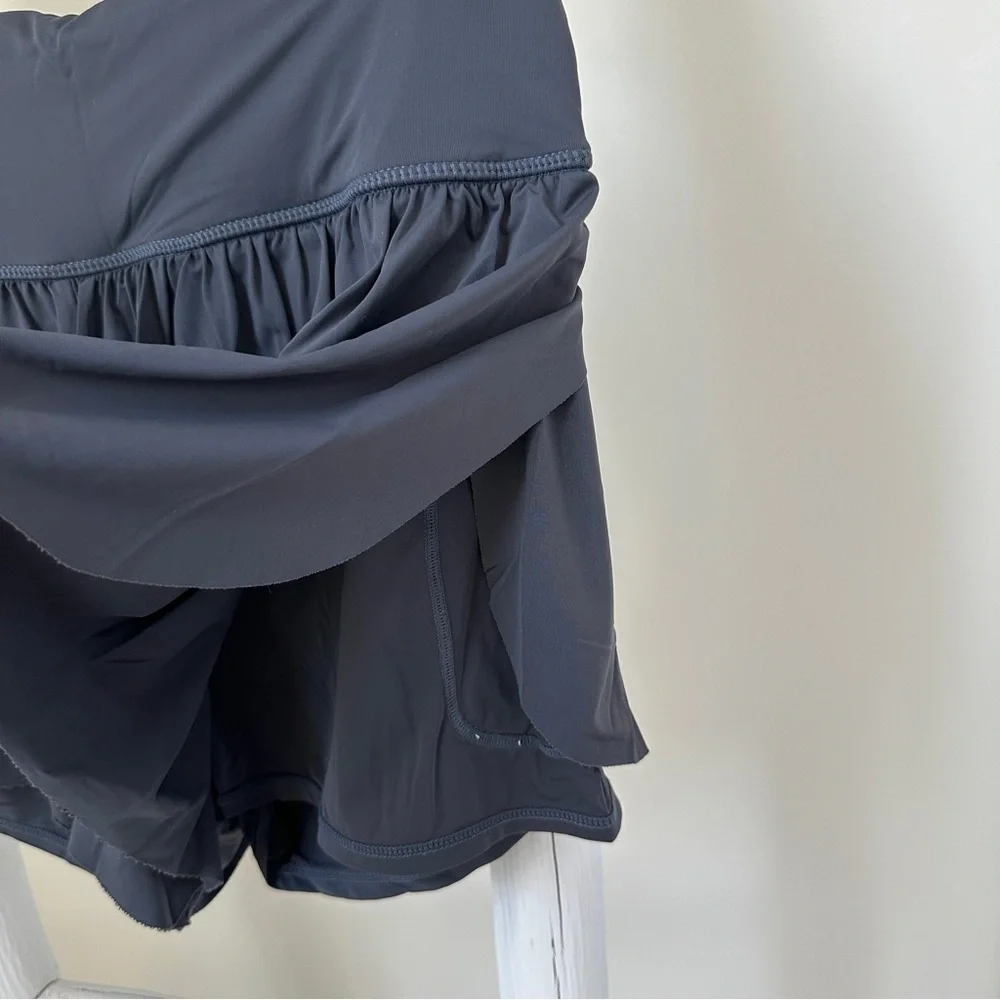 Soothfeel Grey Flowy Athleisure Shorts Size Medium